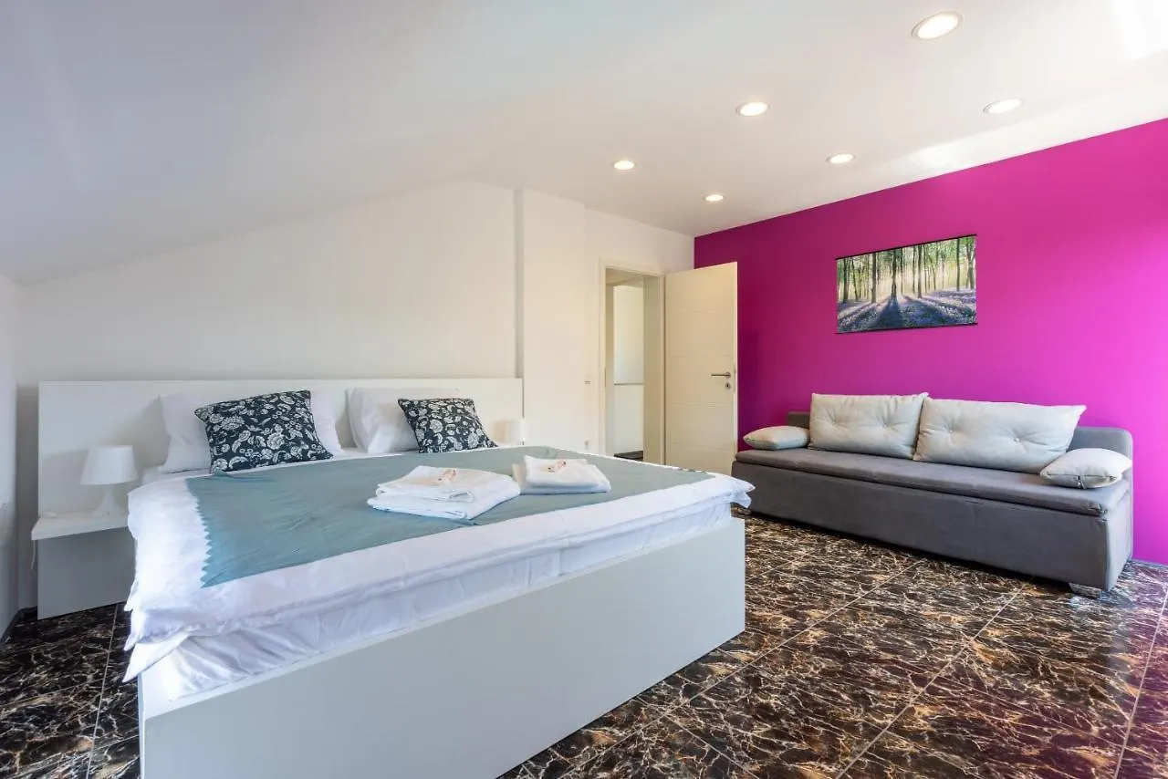 Happynest Apartment Novi Vinodolski