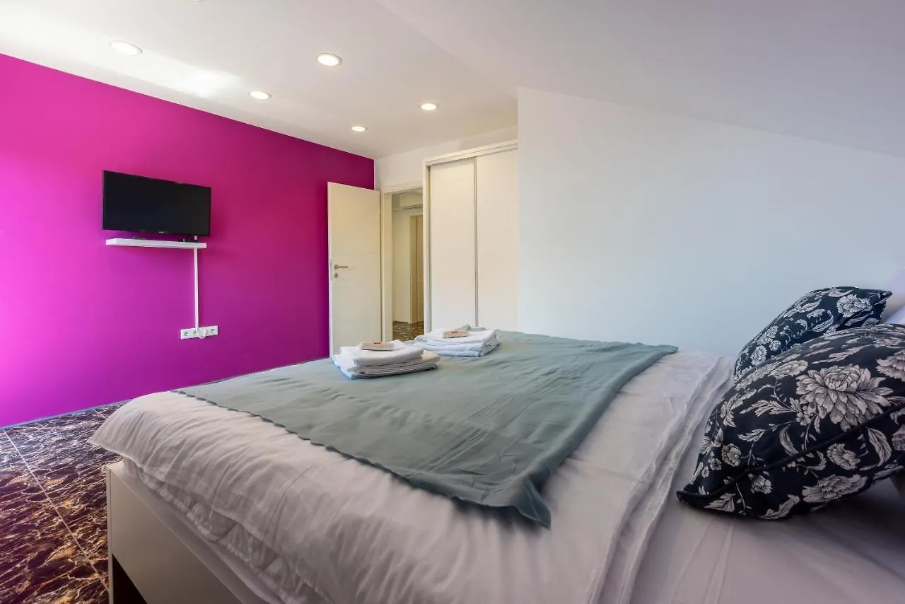 Happynest Apartment Novi Vinodolski 0*,  Croatia