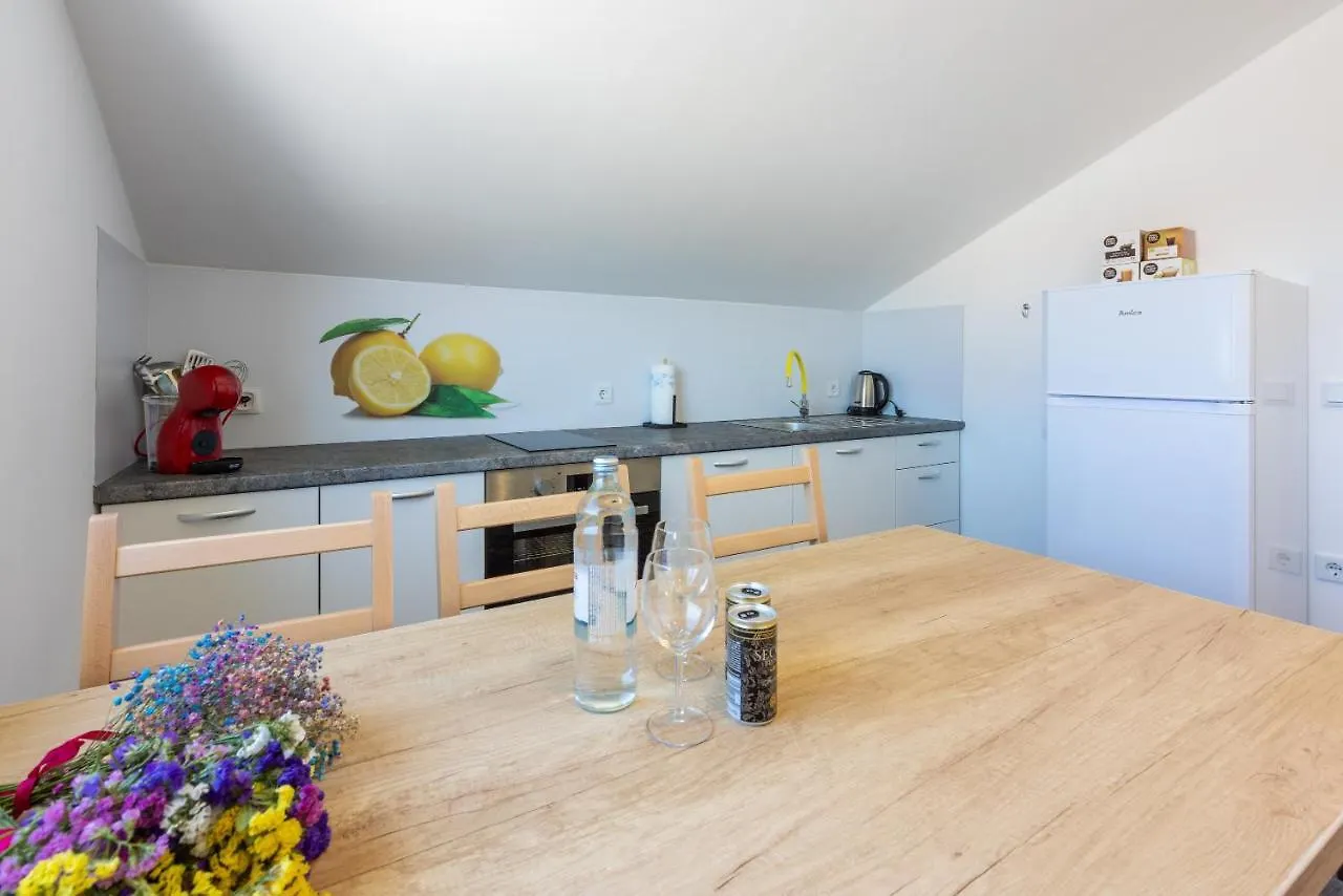 Happynest Apartment Novi Vinodolski