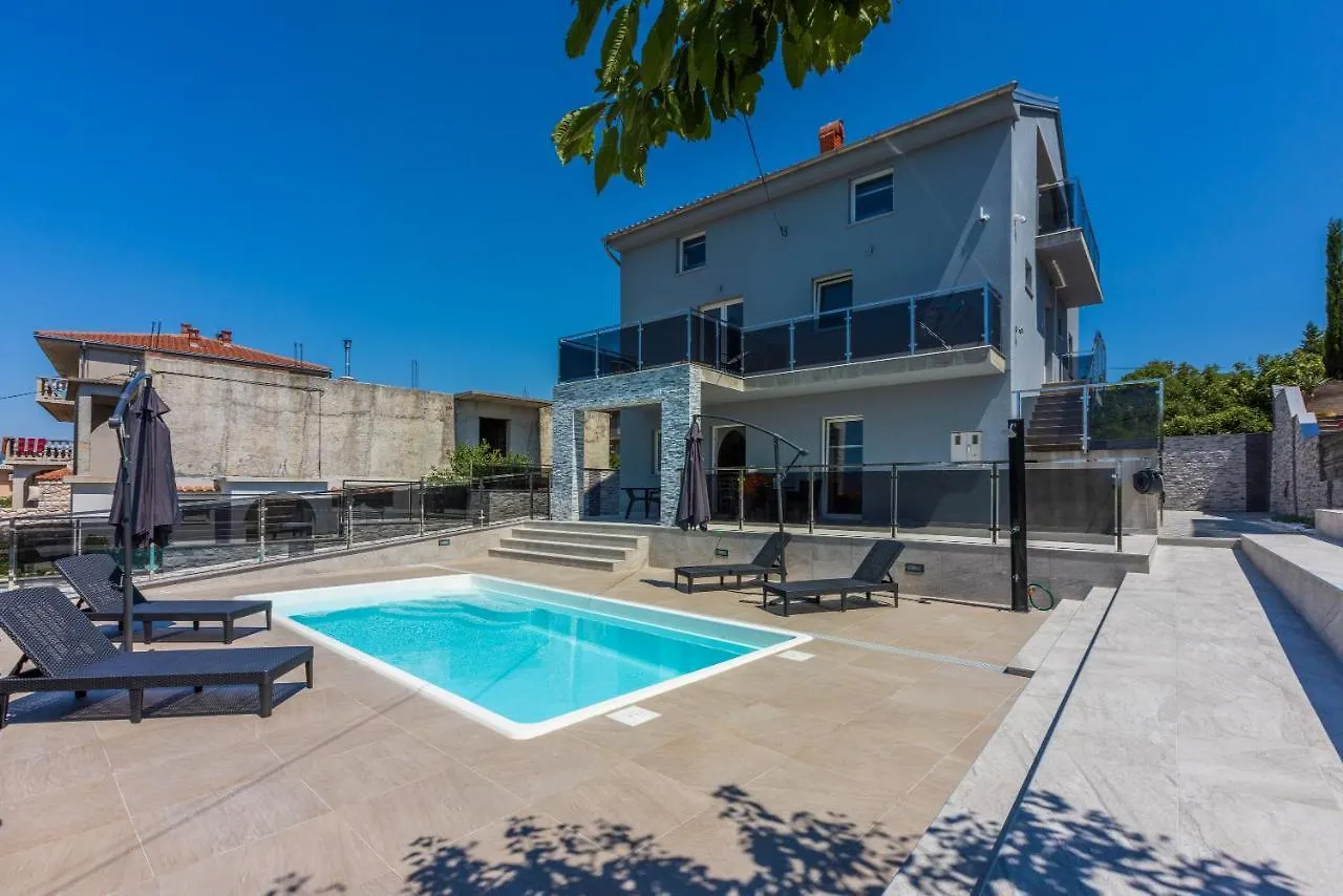 Happynest Apartment Novi Vinodolski Croatia